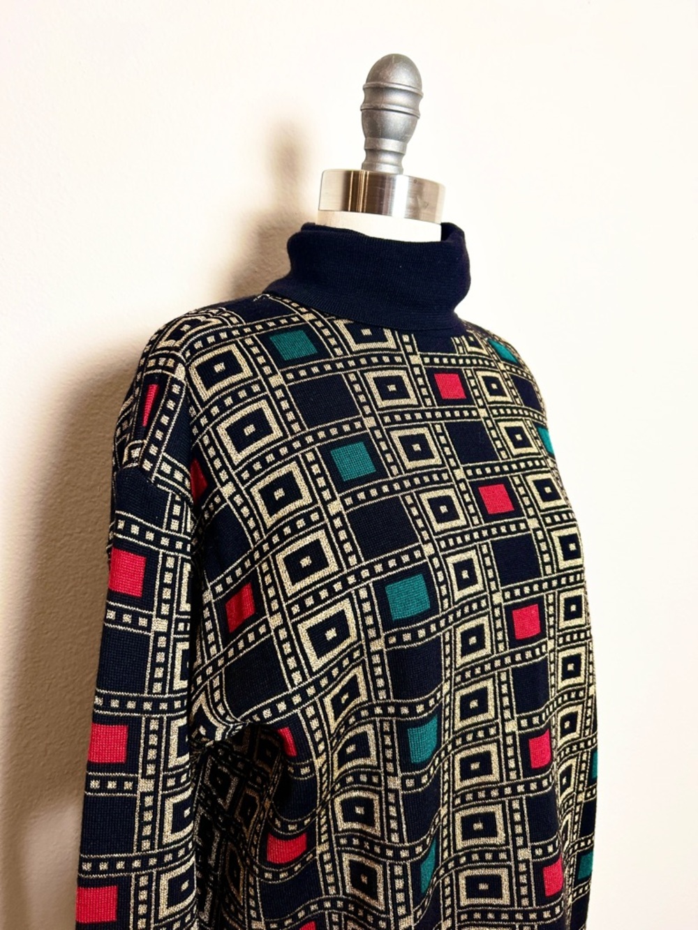 VTG Classiques Black Merino Wool Geometric Turtleneck Tunic Sweater Women M